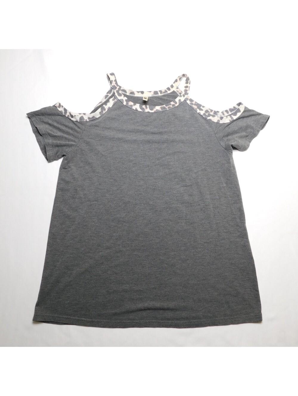 GRECERELLE Womens Medium Gray Cold Shoulder Top Leopard Animal Print Trim Shirt